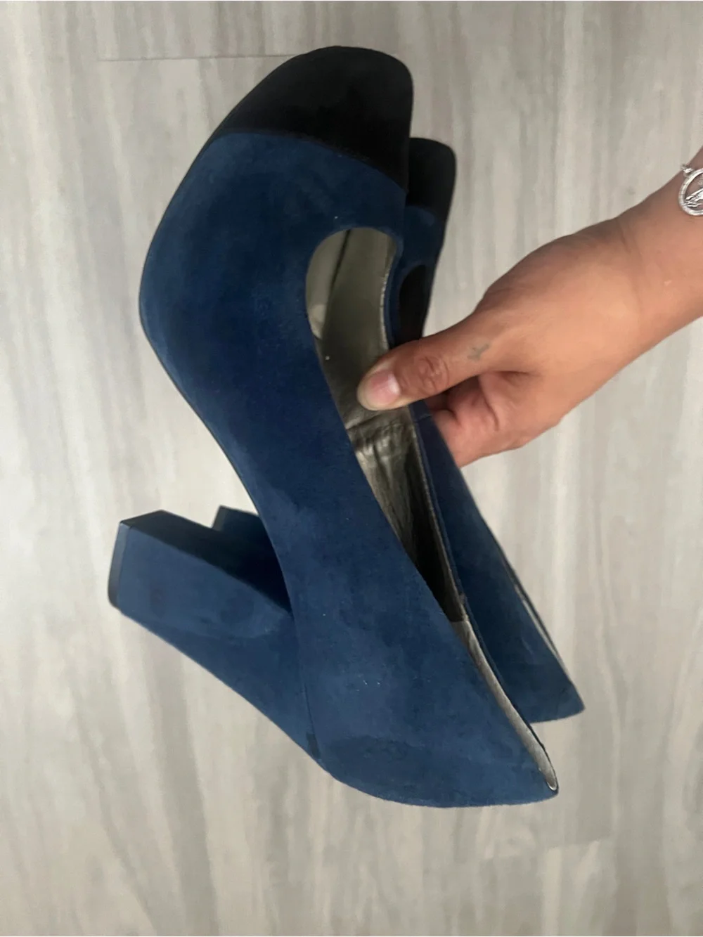 Me Too Navy Suede Leather Block Heel Pumps Black Cap Toe Women’s 7.5M Classic